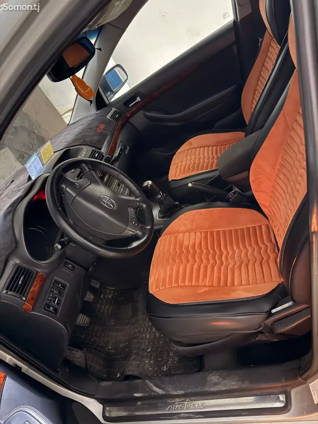 Toyota Avensis 2006 · 1.8 MT