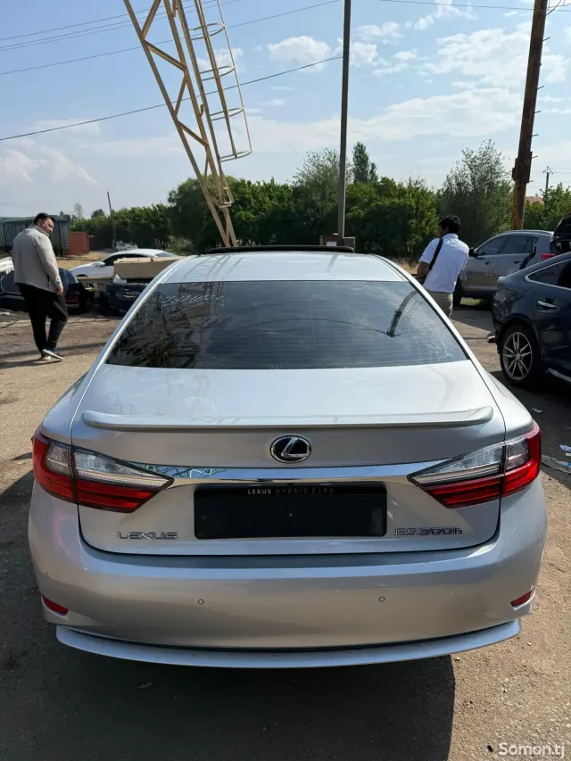 Lexus ES series 2016 · 3.0 AT