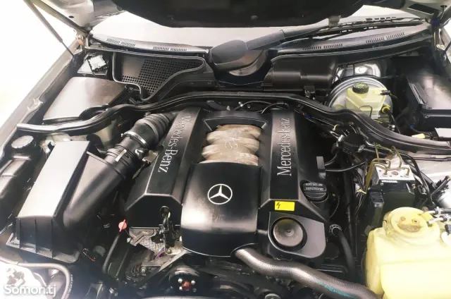 Mercedes-Benz E class 2001 · 3.2 AT