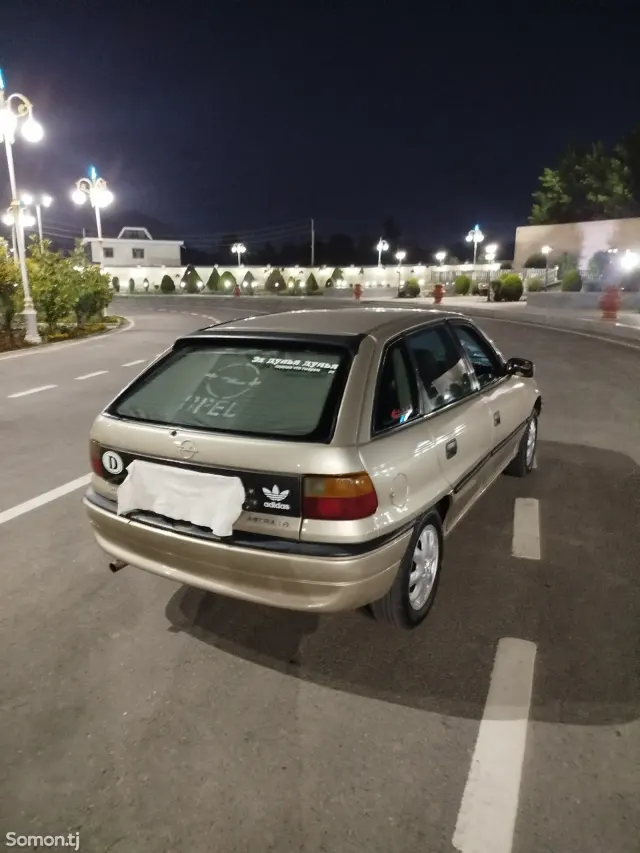 Opel Astra F 1997 · 1.6 MT