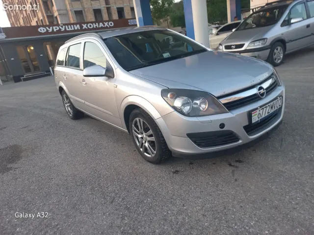 Opel Astra H 2006 · 1.9 MT