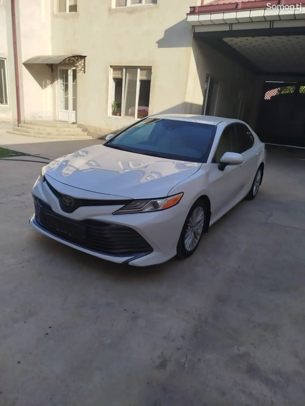 Toyota Camry 2018 · 2.5 AT