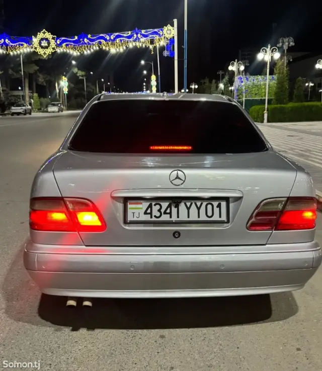 Mercedes-Benz E class 2000 · 2.8 AT