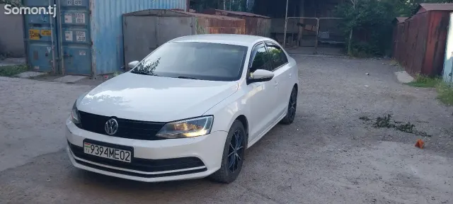 Volkswagen Jetta 2015 · 1.6 AT
