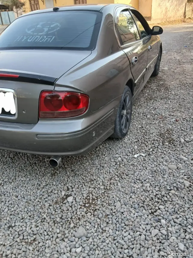 Hyundai Sonata 2004 · 1.6 MT