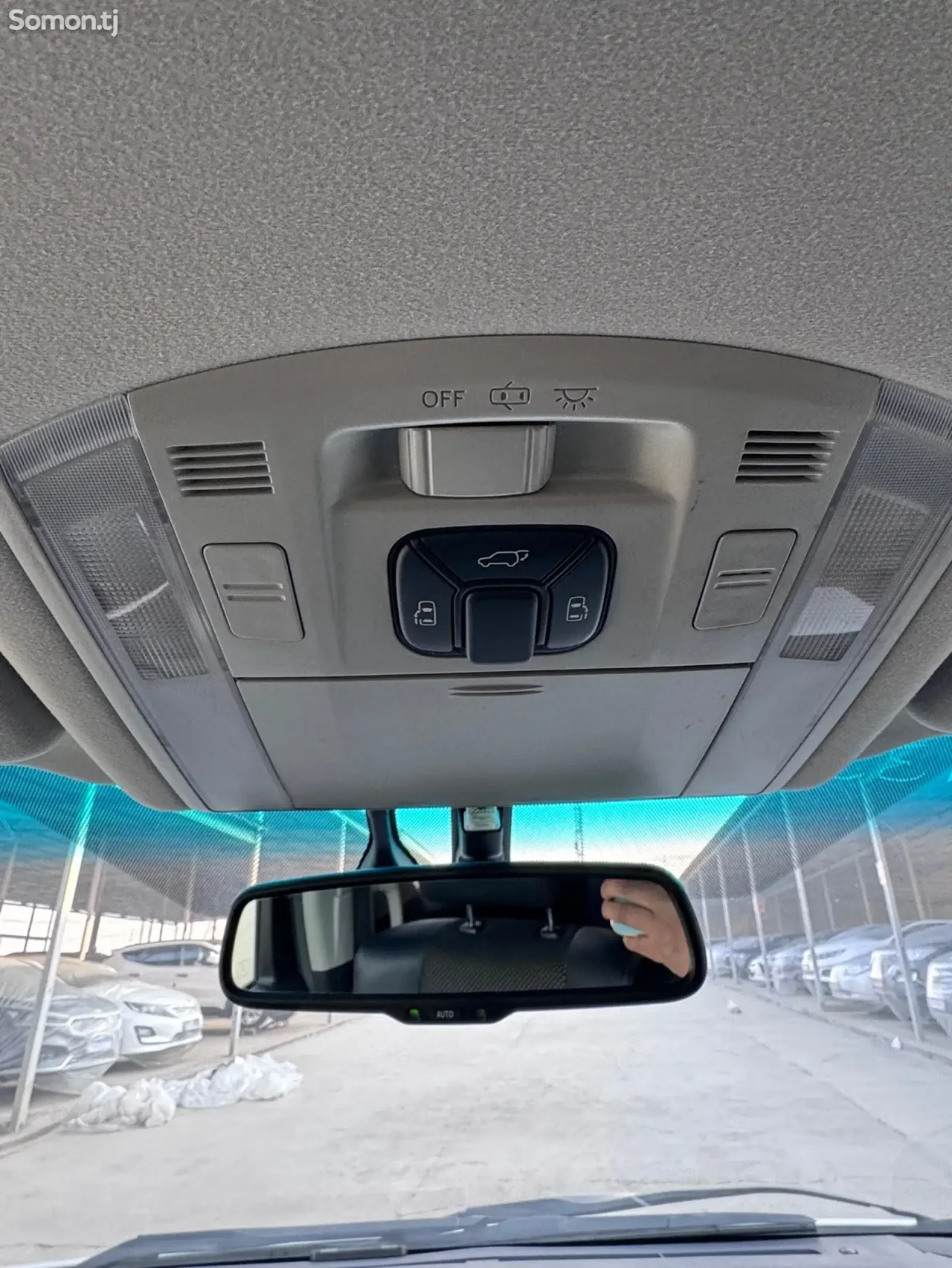 Toyota Vellfire 2014 · 2.4 AT