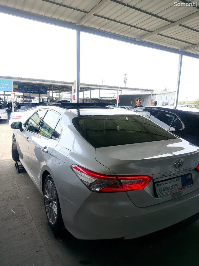 Toyota Camry 2018 · 2.5 AT