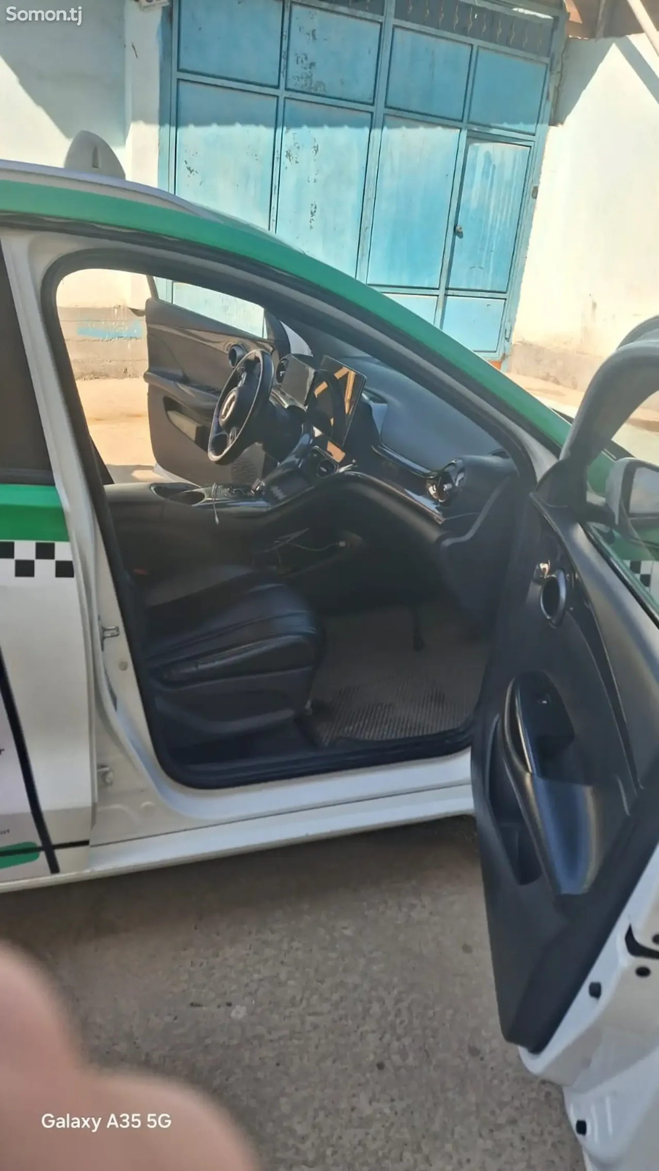 BYD E2 2023 · 1.6 AT