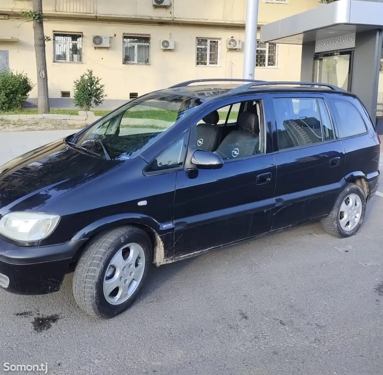 Opel Zafira 2003 · 1.6 MT