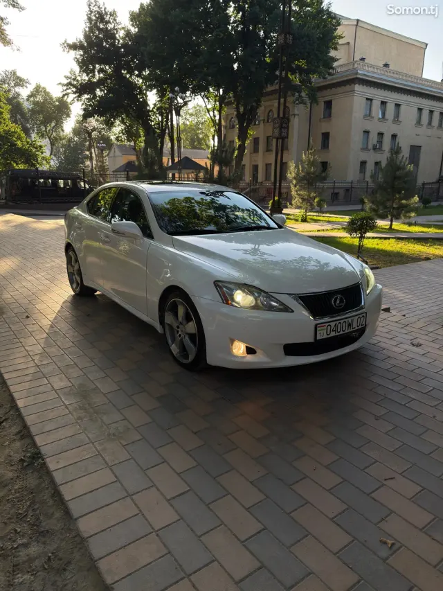 Lexus IS series 2009 · 2.5 AT