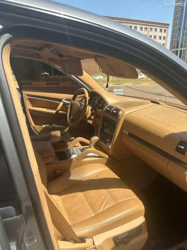 Porsche Cayenne 2010 · 4.8 AT