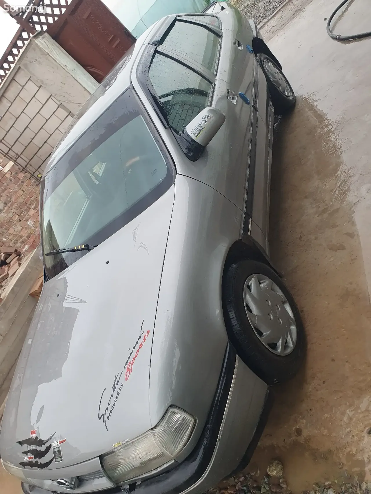 Opel Vectra A 1992 · 1.6 MT