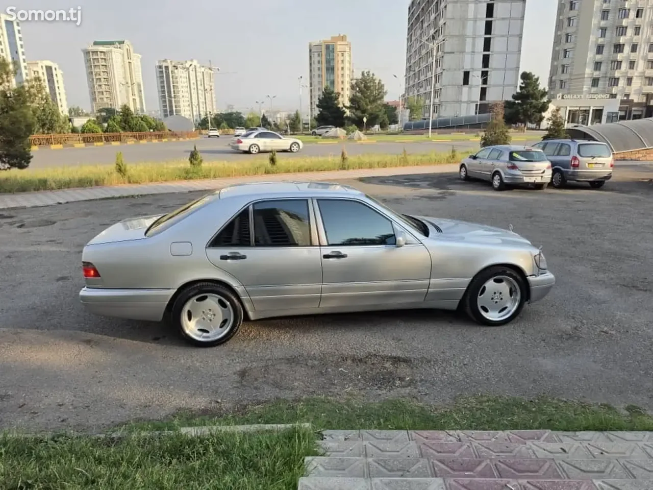 Mercedes-Benz S class 1995 · 3.5 AT