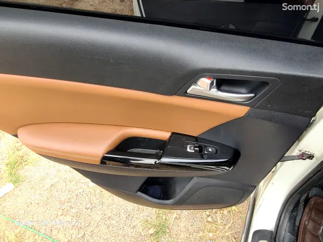 Kia Sportage 2015 · 2.0 AT