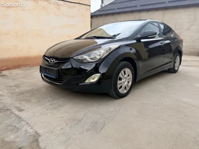 Hyundai Elantra 2011 · 1.8 AT