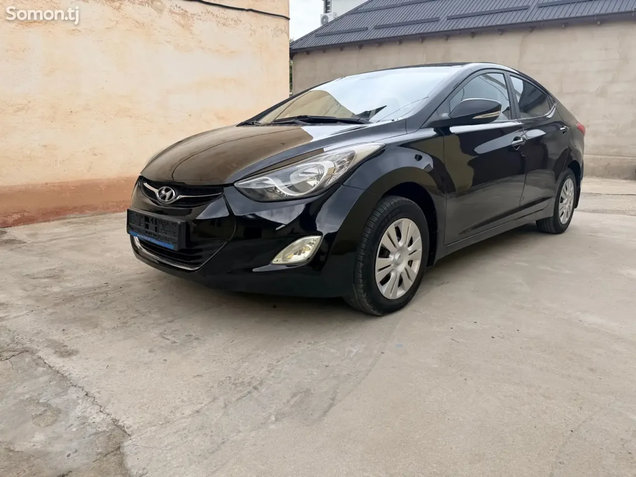 Hyundai Elantra 2011 · 1.8 AT