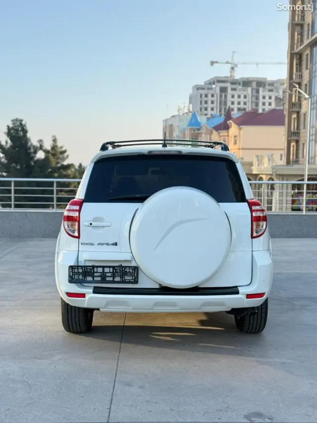Toyota RAV 4 2011 · 2.5 AT