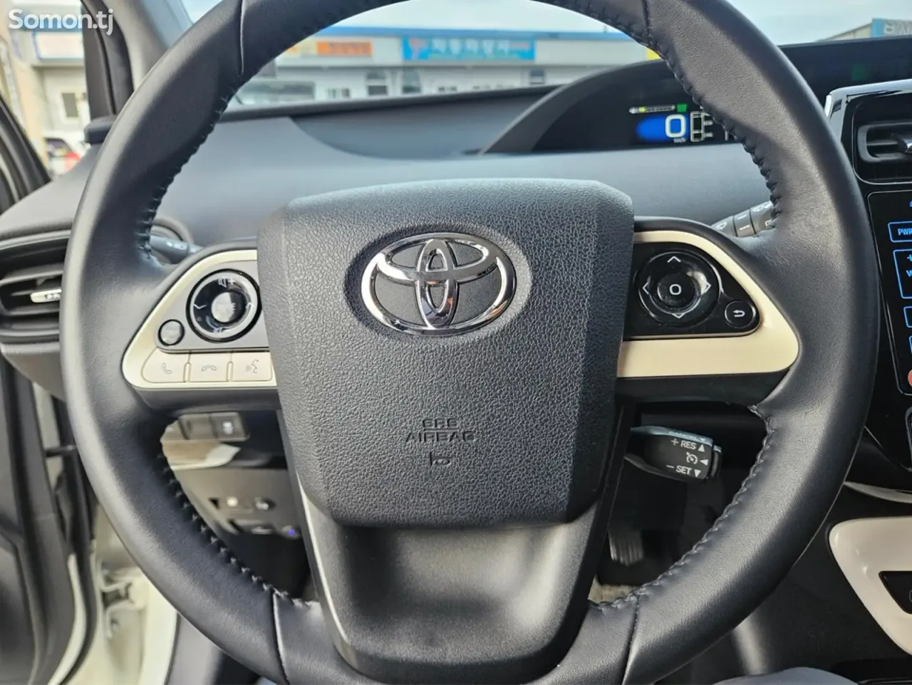 Toyota Prius 2018 · 1.8 AT