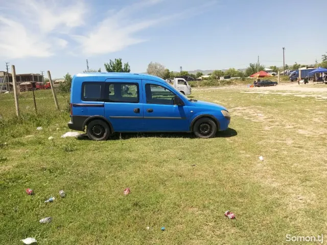 Opel Combo 2003 · 1.6 MT