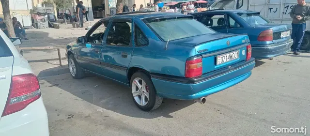Opel Vectra A 1993 · 1.6 MT