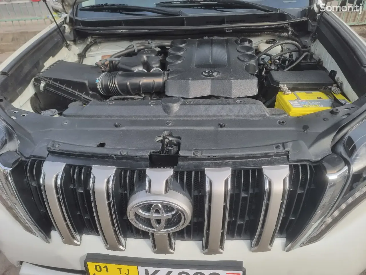 Toyota Land Cruiser Prado 2013 · 0.4 AT