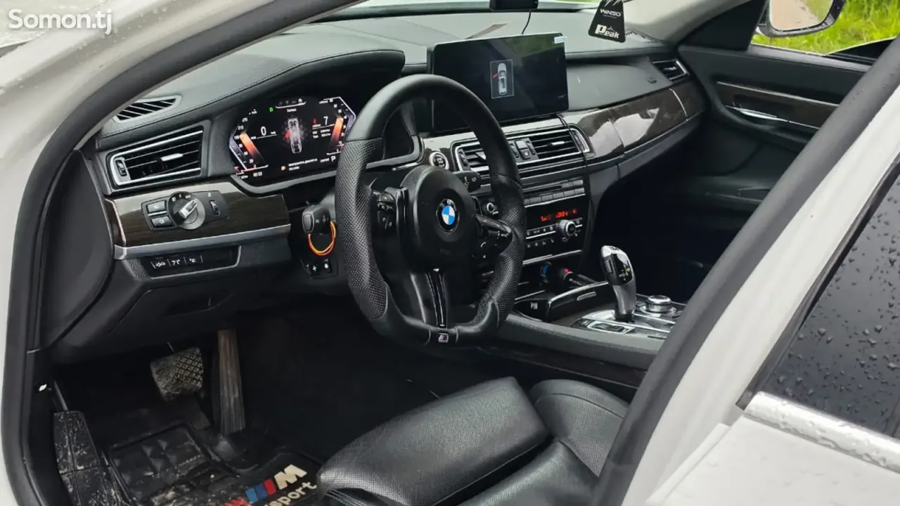 BMW 7 series 2013 · 3.0 AT