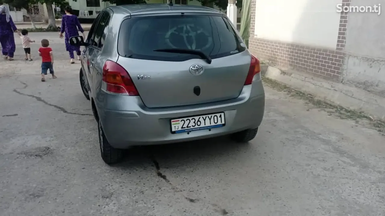 Toyota Vitz 2009 · 1.3 AT