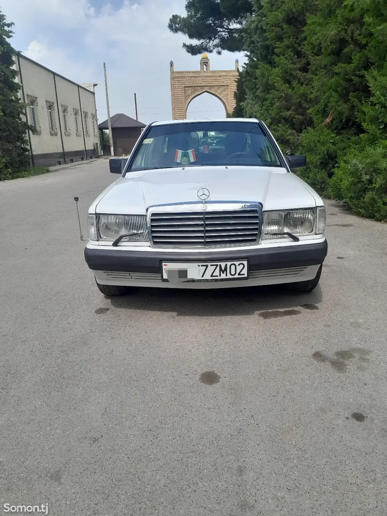 Mercedes-Benz W201 1990 · 1.8 MT