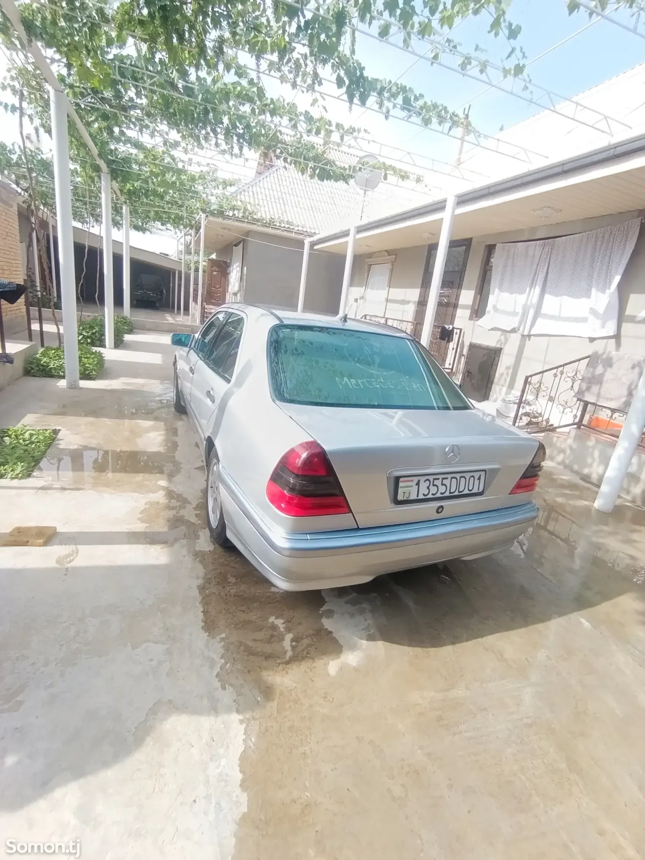 Mercedes-Benz W201 1998 · 1.6 MT