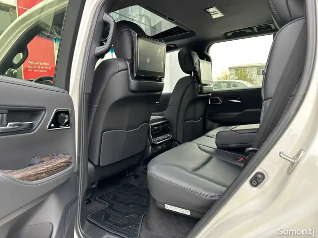 Toyota Land Cruiser 2025 · 3.5 AT