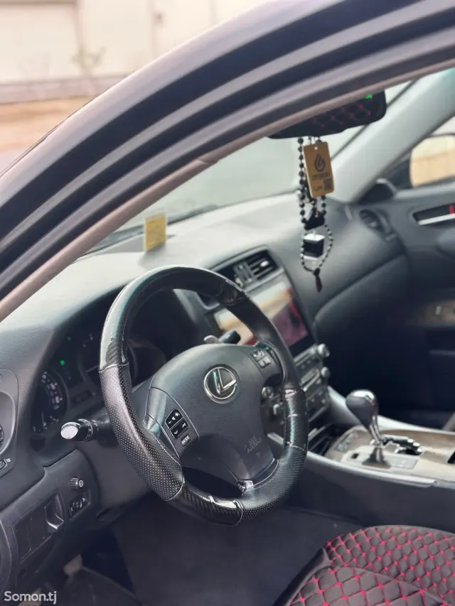 Lexus IS series 2009 · 2.5 AT