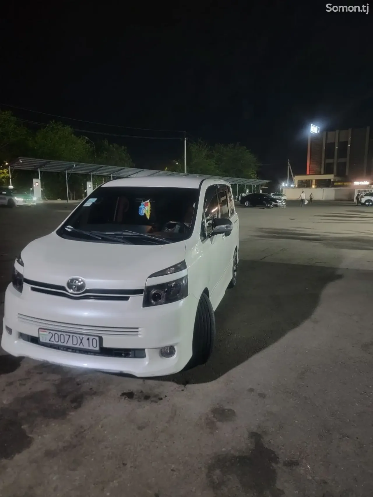Toyota Voxy 2008 · 2.0 AT