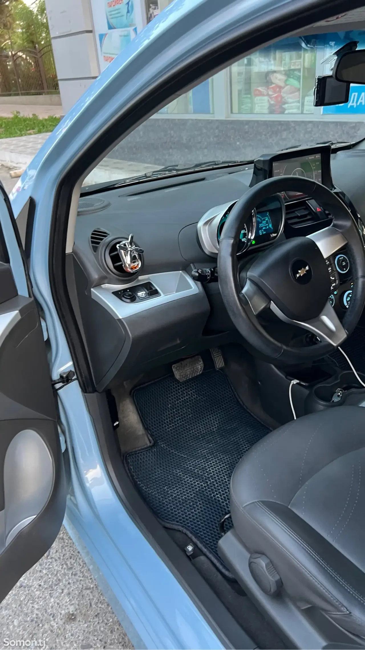 Chevrolet Spark 2014 · 1.1 AT