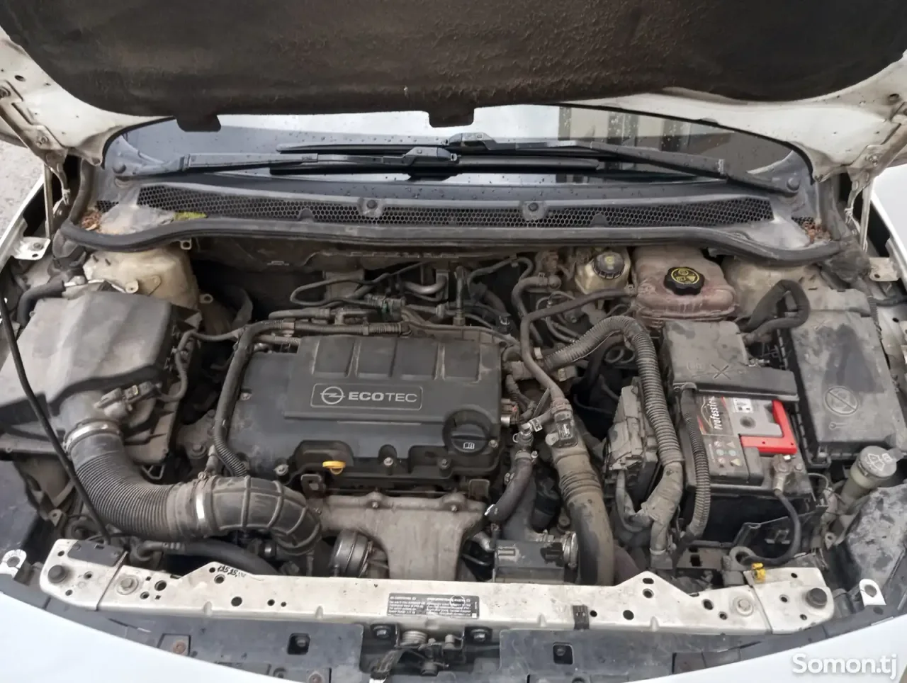 Opel Astra J 2011 · AT