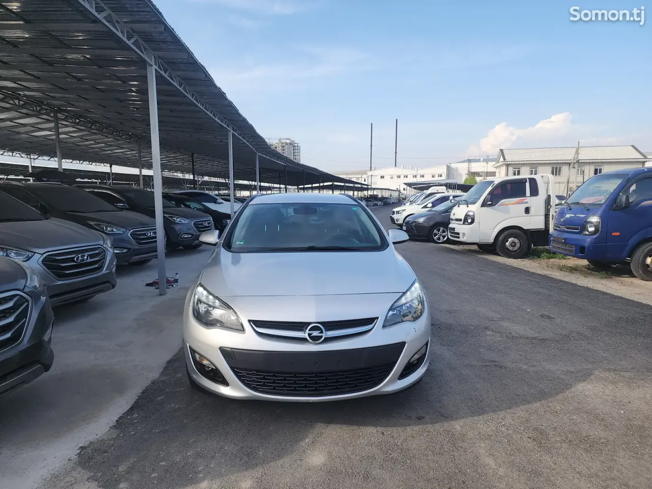 Opel Astra J 2014 · 1.7 MT