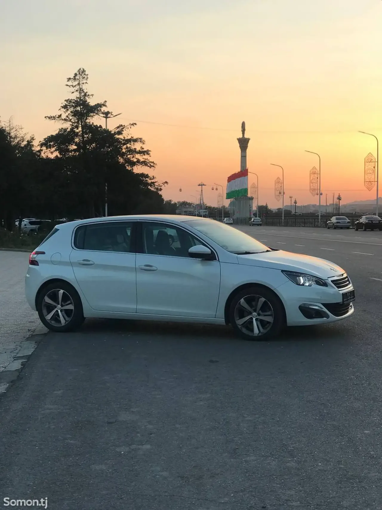 Peugeot 308 2015 · 1.6 AT