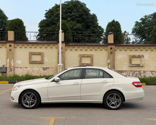 Mercedes-Benz E class 2011 · 3.0 AT