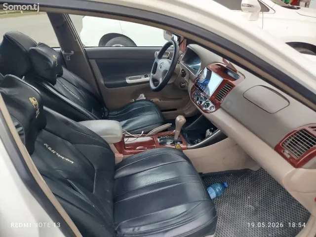 Toyota Camry 2004 · 2.4 AT
