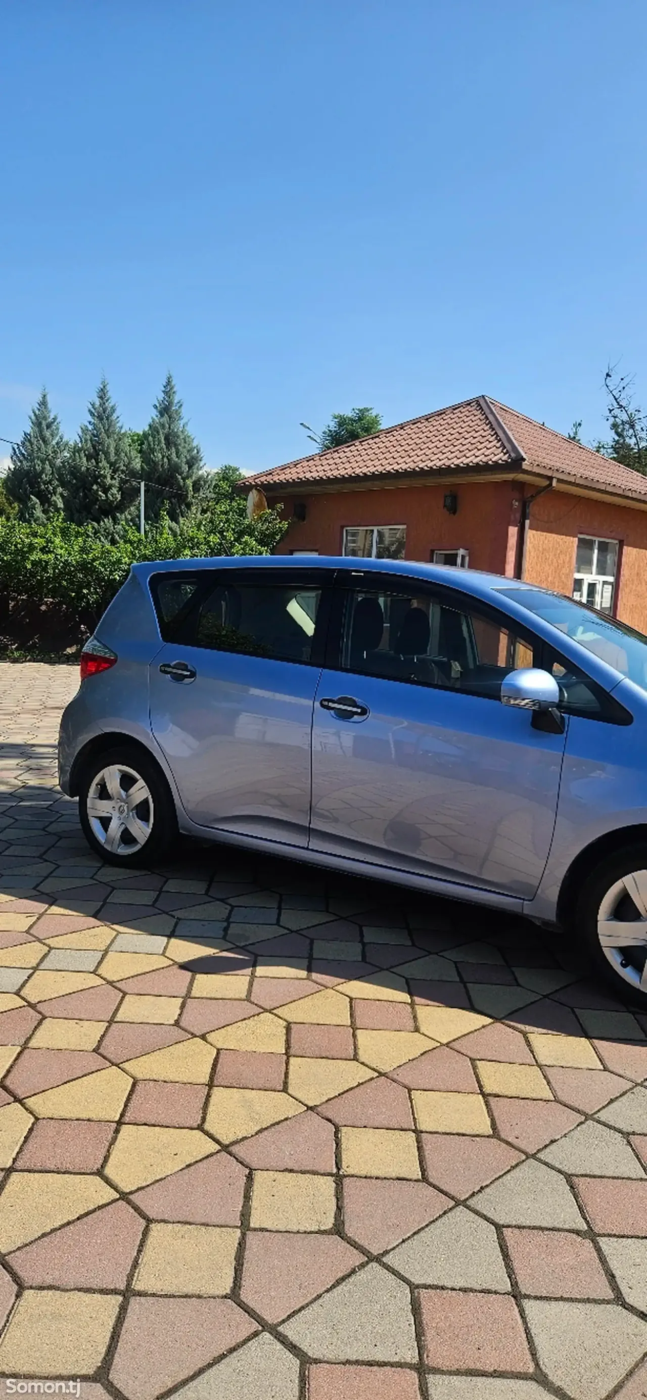 Toyota Ractis 2014 · 1.5 AT