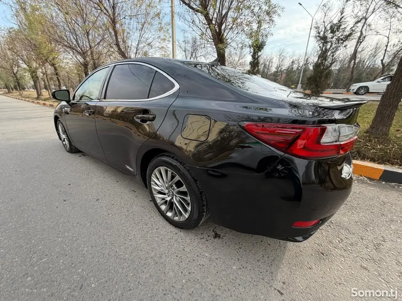 Lexus ES series 2015 · 2.5 AT