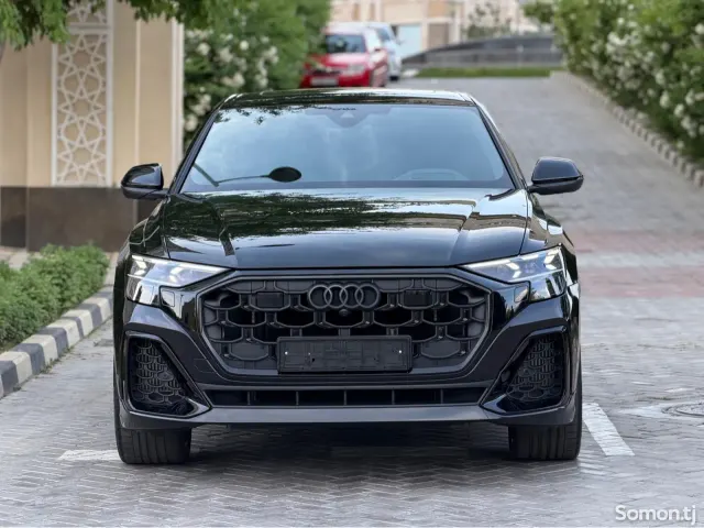 Audi Q8 2024 · 4.0 AT