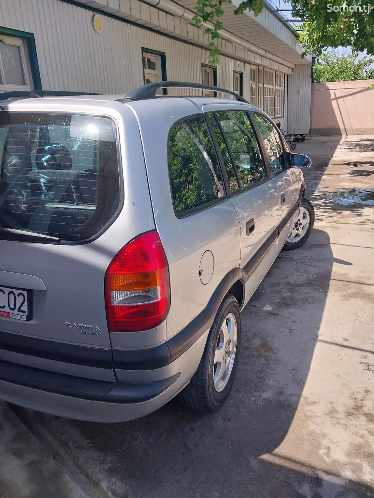 Opel Zafira 2002 · 1.8 MT