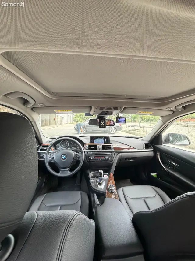 BMW 3 series 2015 · 2.0 AT