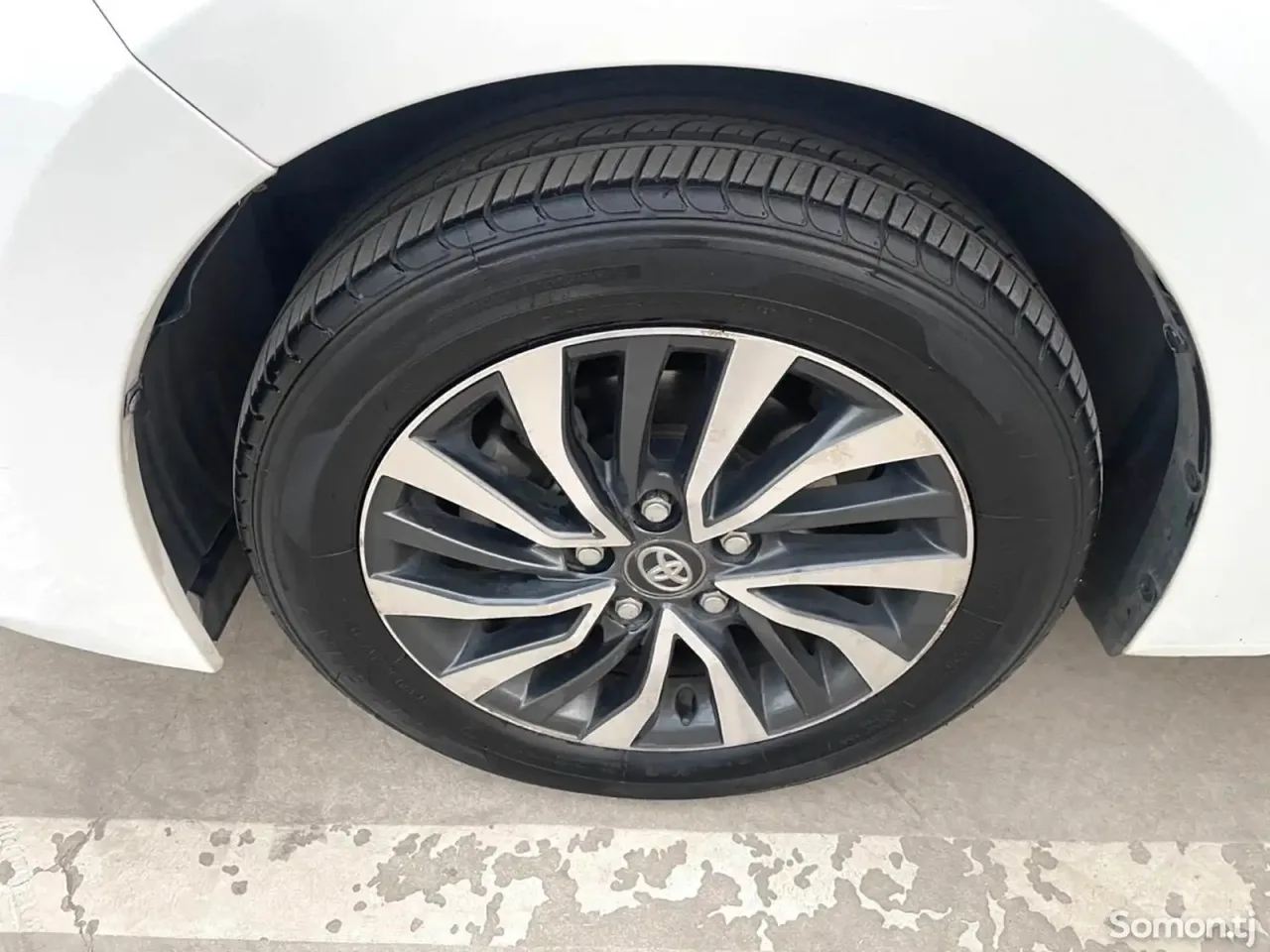 Toyota Corolla 2018 · 1.8 AT
