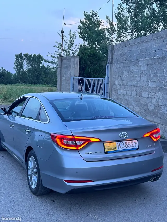 Hyundai Sonata 2015 · 2.0 AT