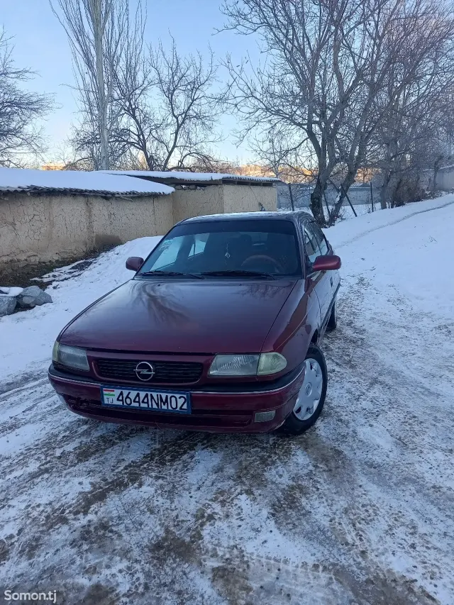 Opel Astra F 1997 · 1.6 MT