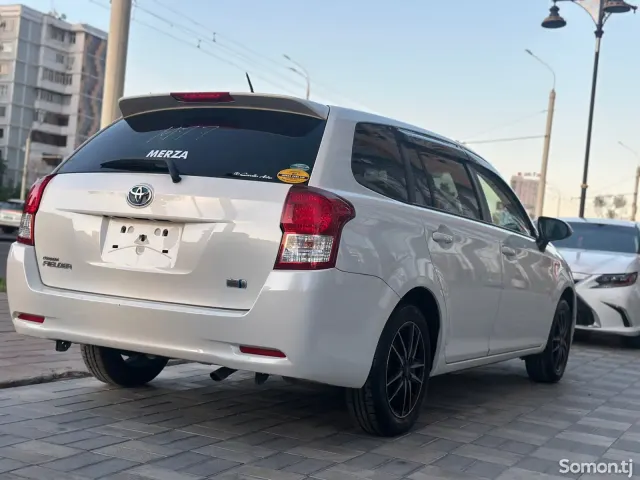 Toyota Fielder 2015 · 1.5 AT