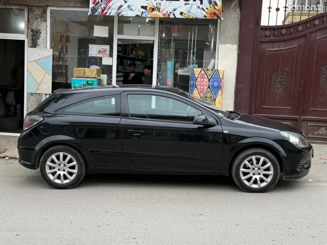 Opel Astra H 2006 · 1.6 MT