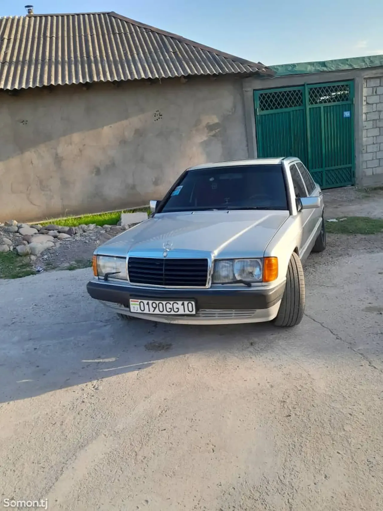 Mercedes-Benz W201 1990 · 2.3 MT