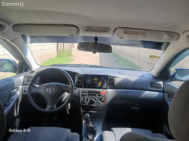 Toyota Corolla 2003 · 1.6 MT
